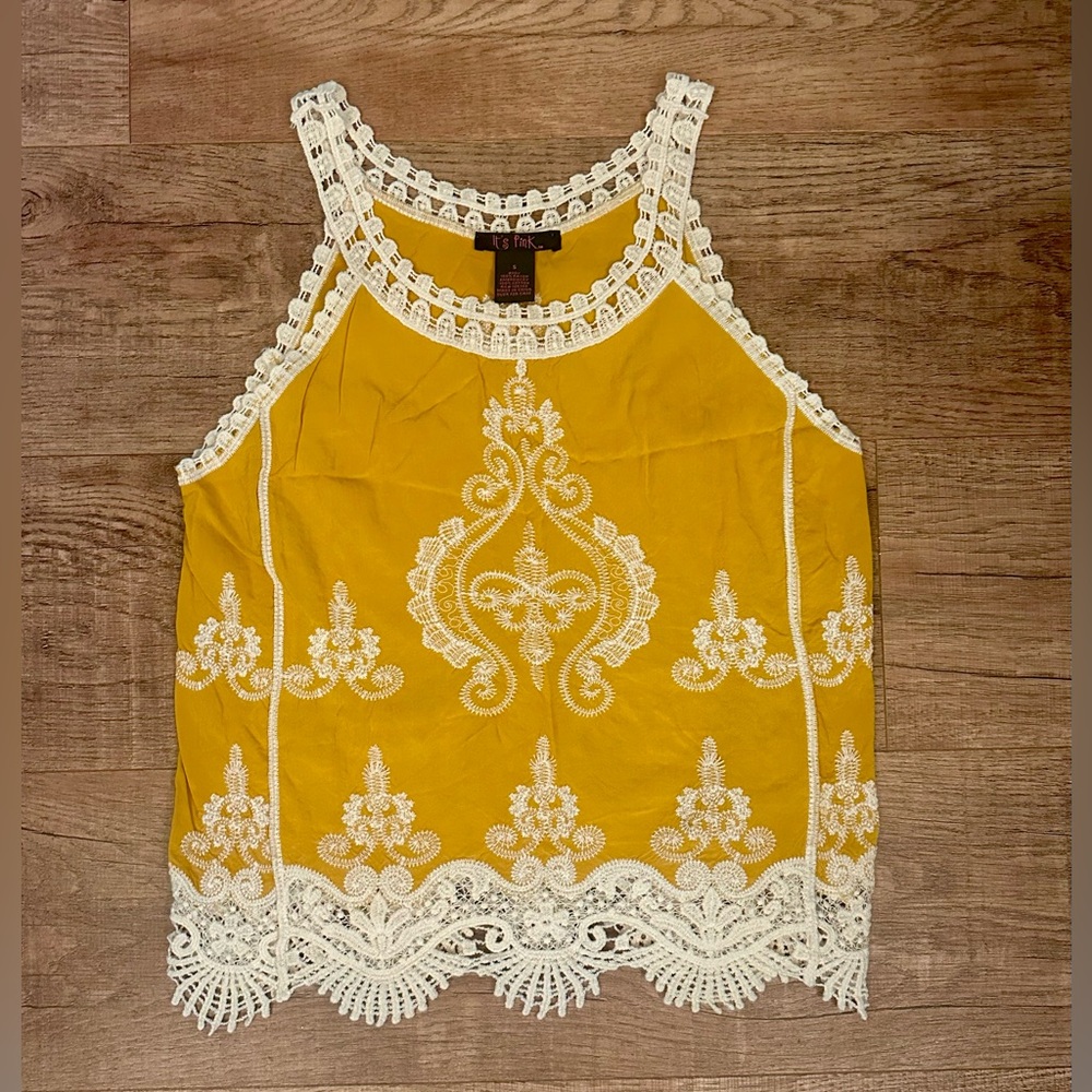It’s Pink Embroidered Boho Sleeveless Top Size Small